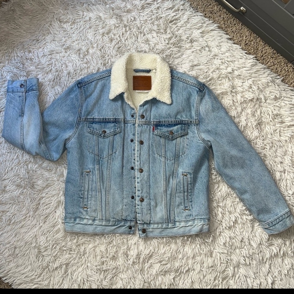 Levi's sherpa jacket